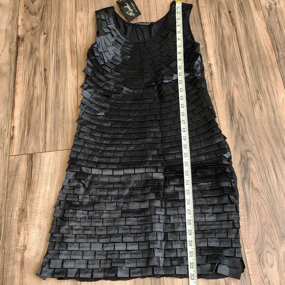 Rachael G Sleeveless Textured Satin Front Cocktail Dress, Black Unisex - Picture 11 of 12